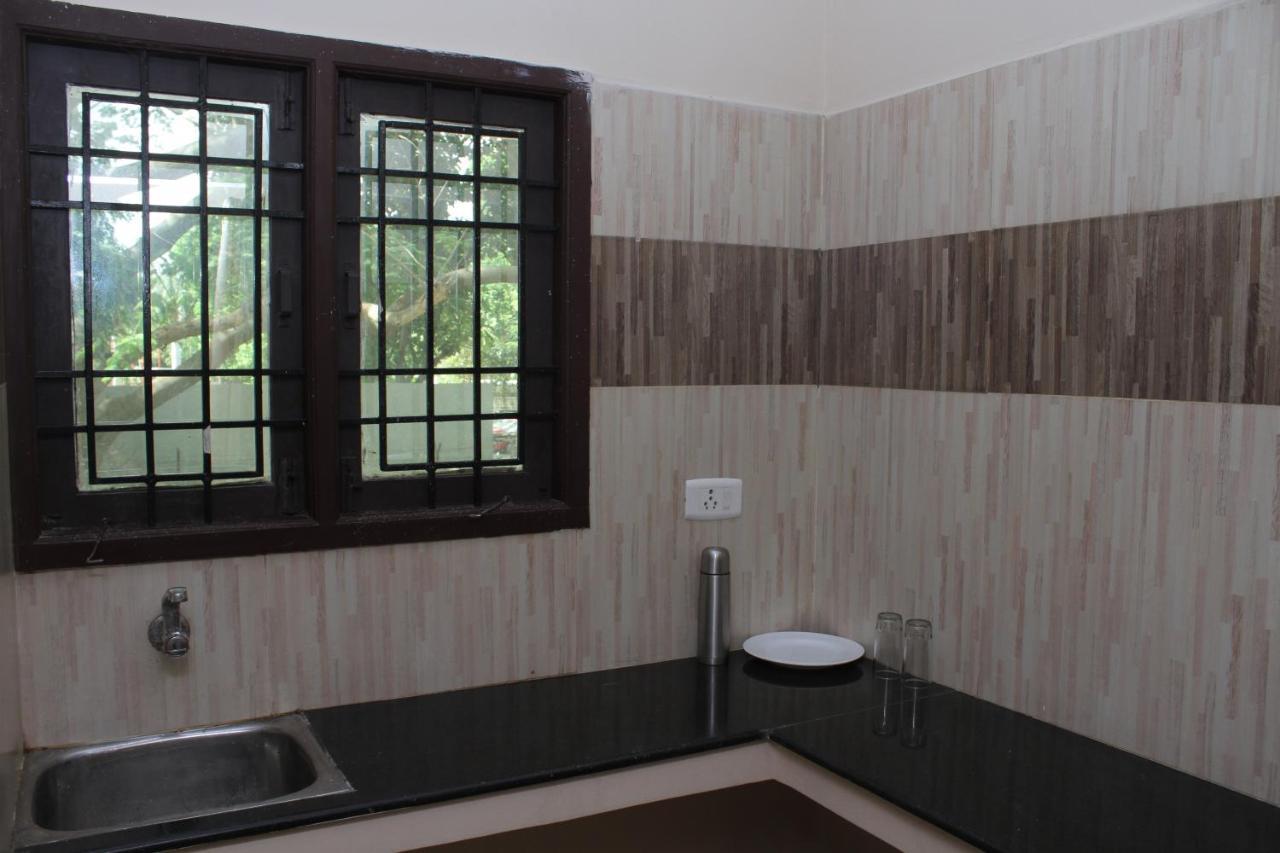 R B Residency Hotel Chennai Esterno foto